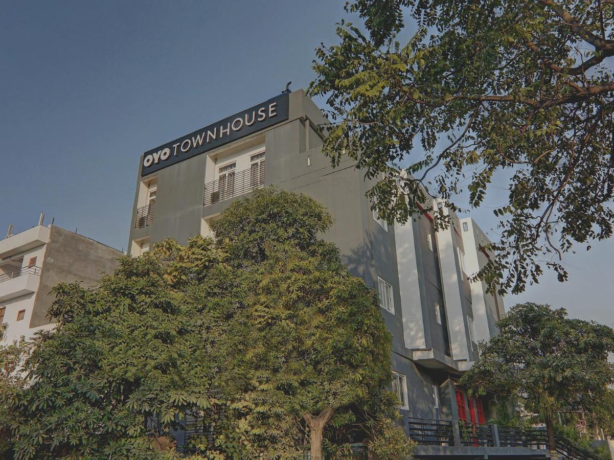 Super Townhouse 139 Ashiyana Smriti Upvan Near Emerald Mall Lucknow Bijnaur Exterior foto